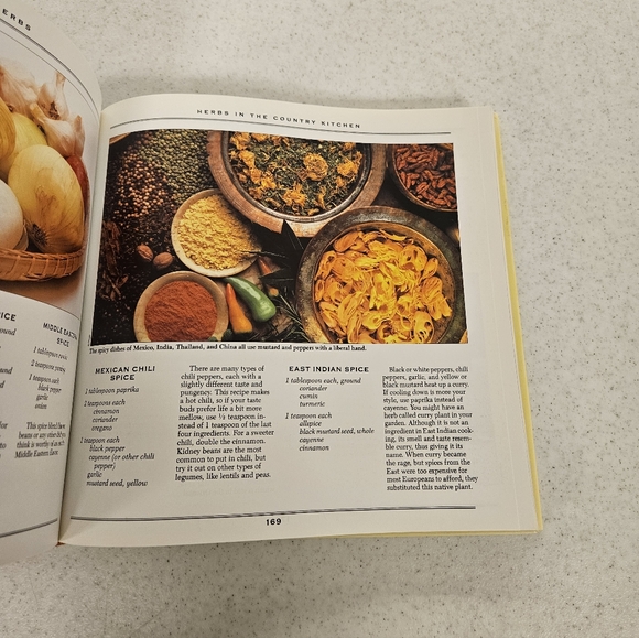 American Country Living Lifestyle Compendium Book Gardening Herbs 396 Pages - Picture 7 of 12